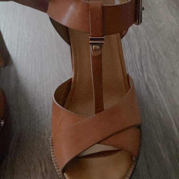 Aldo chestnut colored heels - Picture 3 of 4